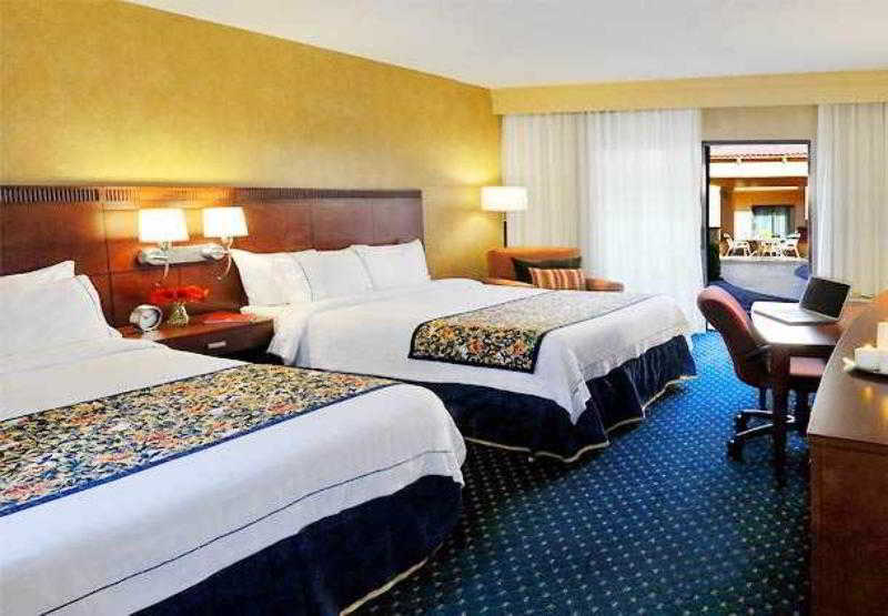 Courtyard By Marriott Phoenix Mesa Bagian luar foto