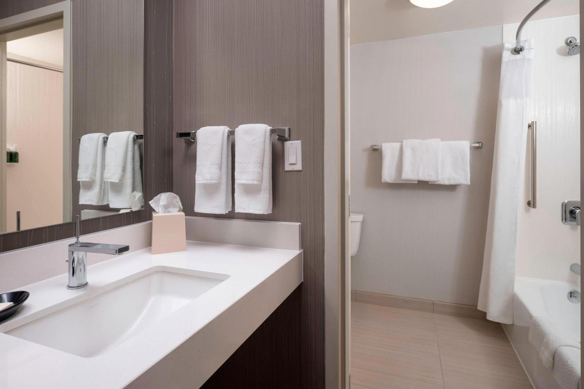 Courtyard By Marriott Phoenix Mesa Bagian luar foto