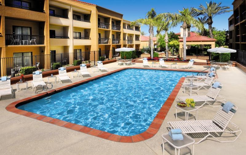 Courtyard By Marriott Phoenix Mesa Bagian luar foto